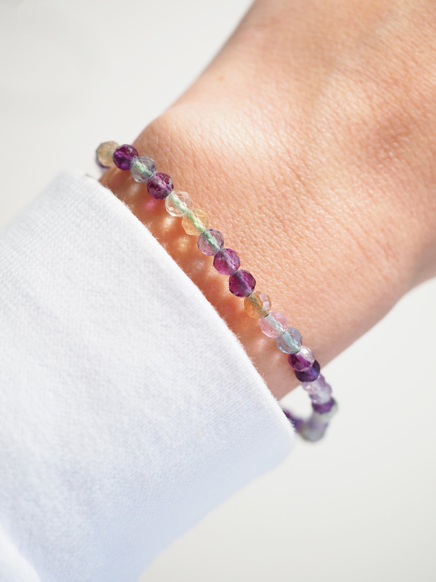 Facettiertes Regenbogen Fluorit Armband . Rainbow Fluorite Bracelet 4mm - High Quality