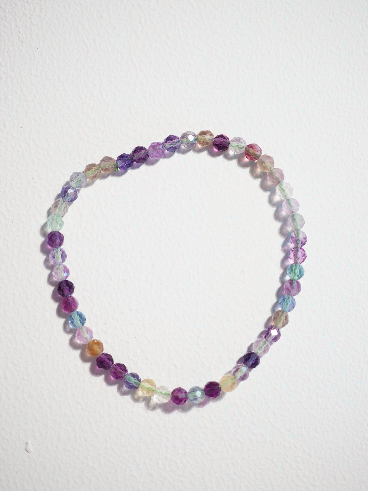 Facettiertes Regenbogen Fluorit Armband . Rainbow Fluorite Bracelet 4mm - High Quality