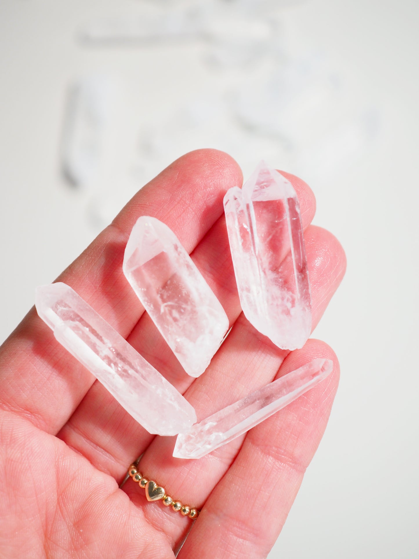 Mini Bergkristall 2-4cm Spitze roh . Mini Clearquartz Point - aus China