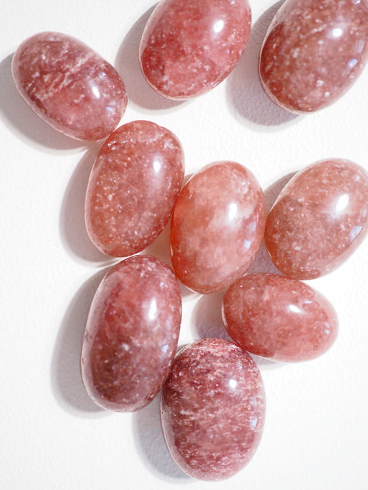 Roter Aventurin . Erdbeer Quarz Trommelstein . Strawberry Quartz Tumble ca. 2.5cm - aus Indien