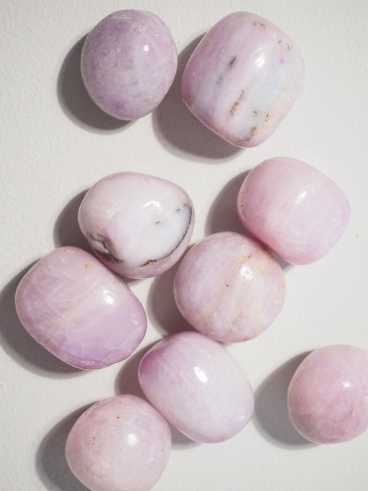 Kunzit Trommel Stein . Kunzite Tumble ca. 3 cm Trommel Stein - aus Nigeria Common Quality