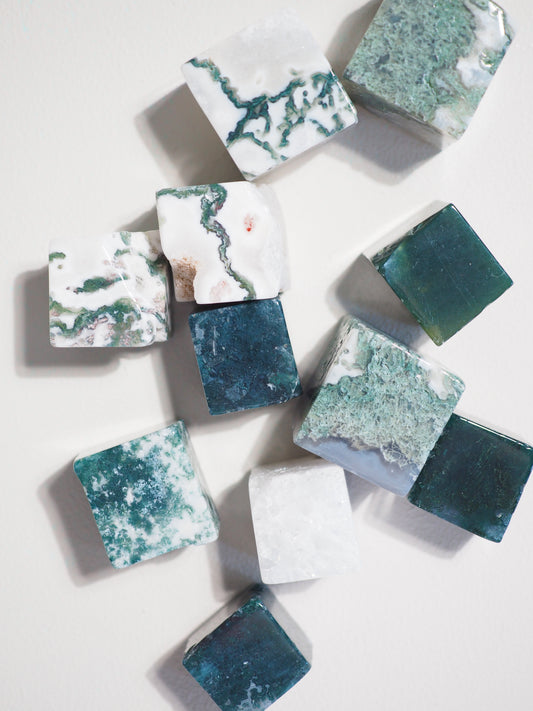 Moos Achat . Baum Achat Würfel . Moss Tree Agate Cube ca. 1.5-2.5cm - aus Indien