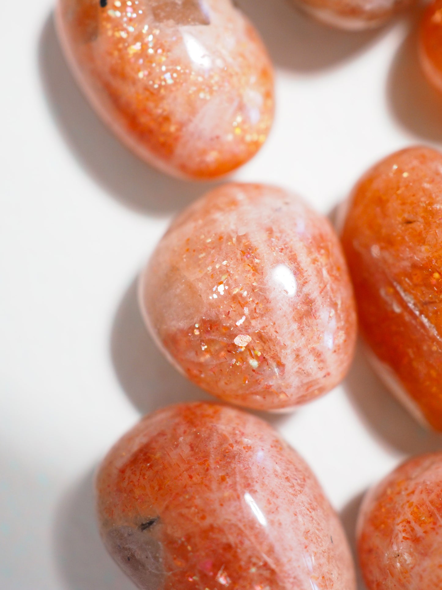 Echter Sonnenstein MINI Trommelstein . Real Sunstone mini Tumble ca. 1-1.5 cm - aus Indien HIGH QUALITY
