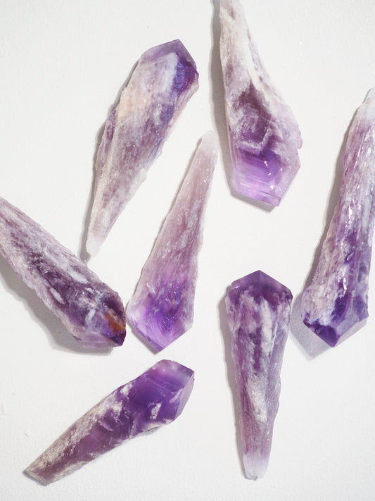 Baby Jacare Amethyst Zauberstab . Zepter Roh Stab Spitze Wurzel Wand 5-8 cm aus Bahia Brasilien MEDIUM