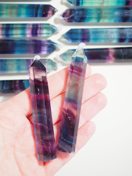 Regenbogen Fluorit Spitze . Rainbow Fluorite Point ca 8.5 -10 cm - aus China HIGH QUALITY