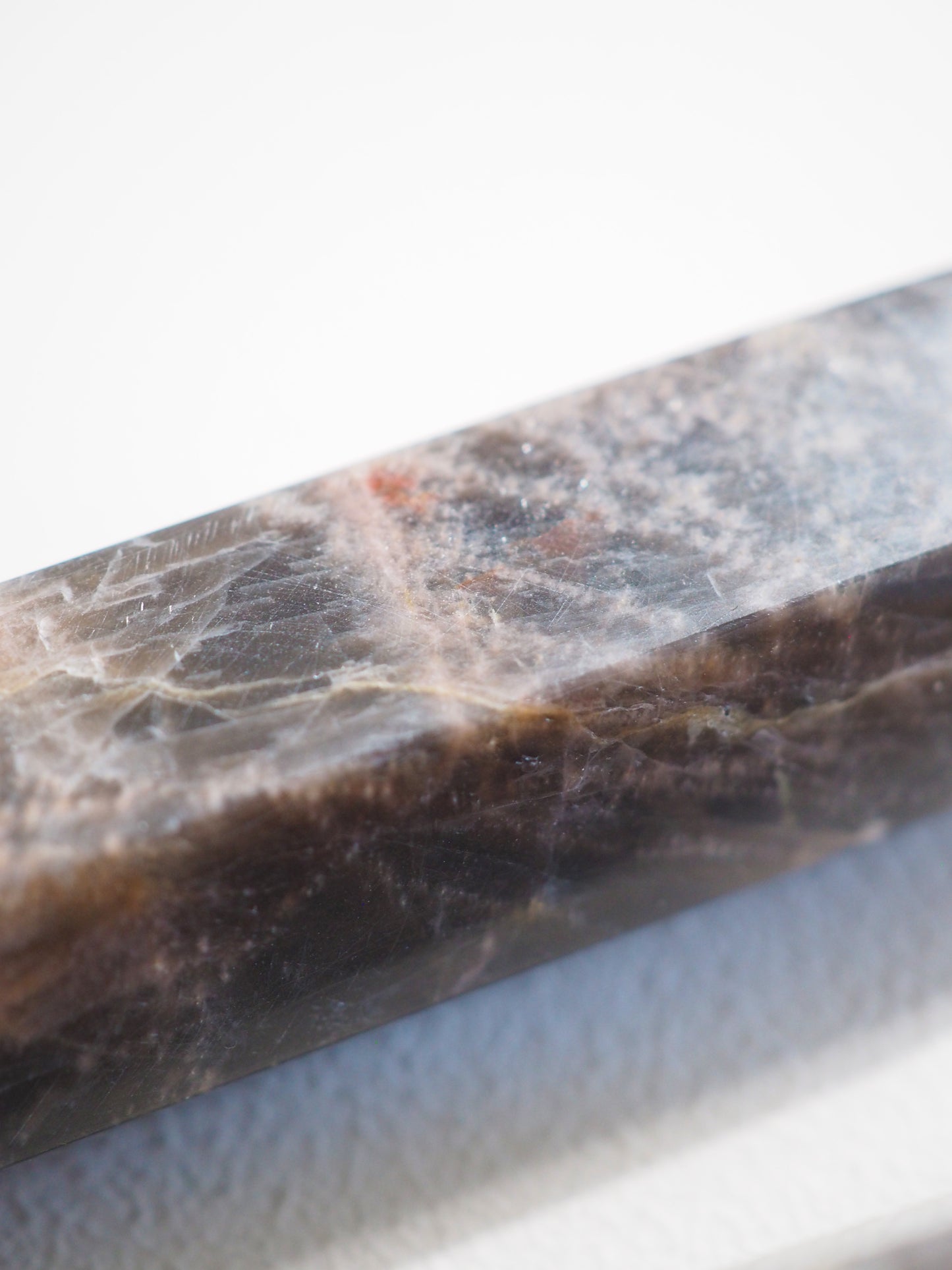 Schwarzer Mondstein Spitze . Black Moonstone Point ca- 8-1cm - Handcarved