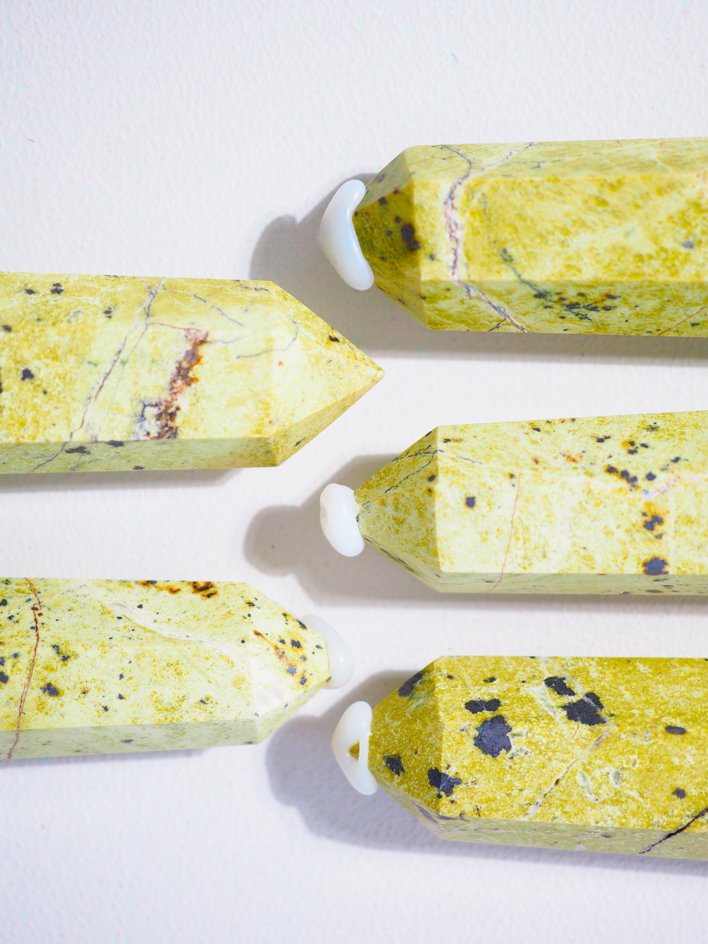 Serpentin Spitze . Serpentine Point ca. 9-10 cm - Peru Handcarved