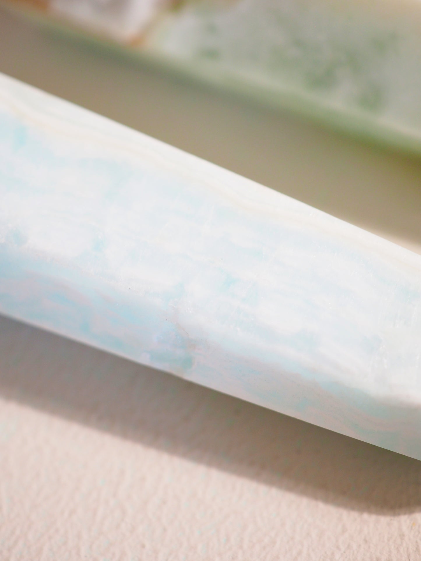 Caribbean Calcite Point Karibischer Calcit ca. 7-9 cm