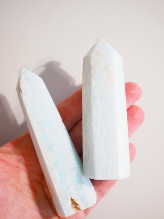 Caribbean Calcite Point Karibischer Calcit ca. 7-9 cm