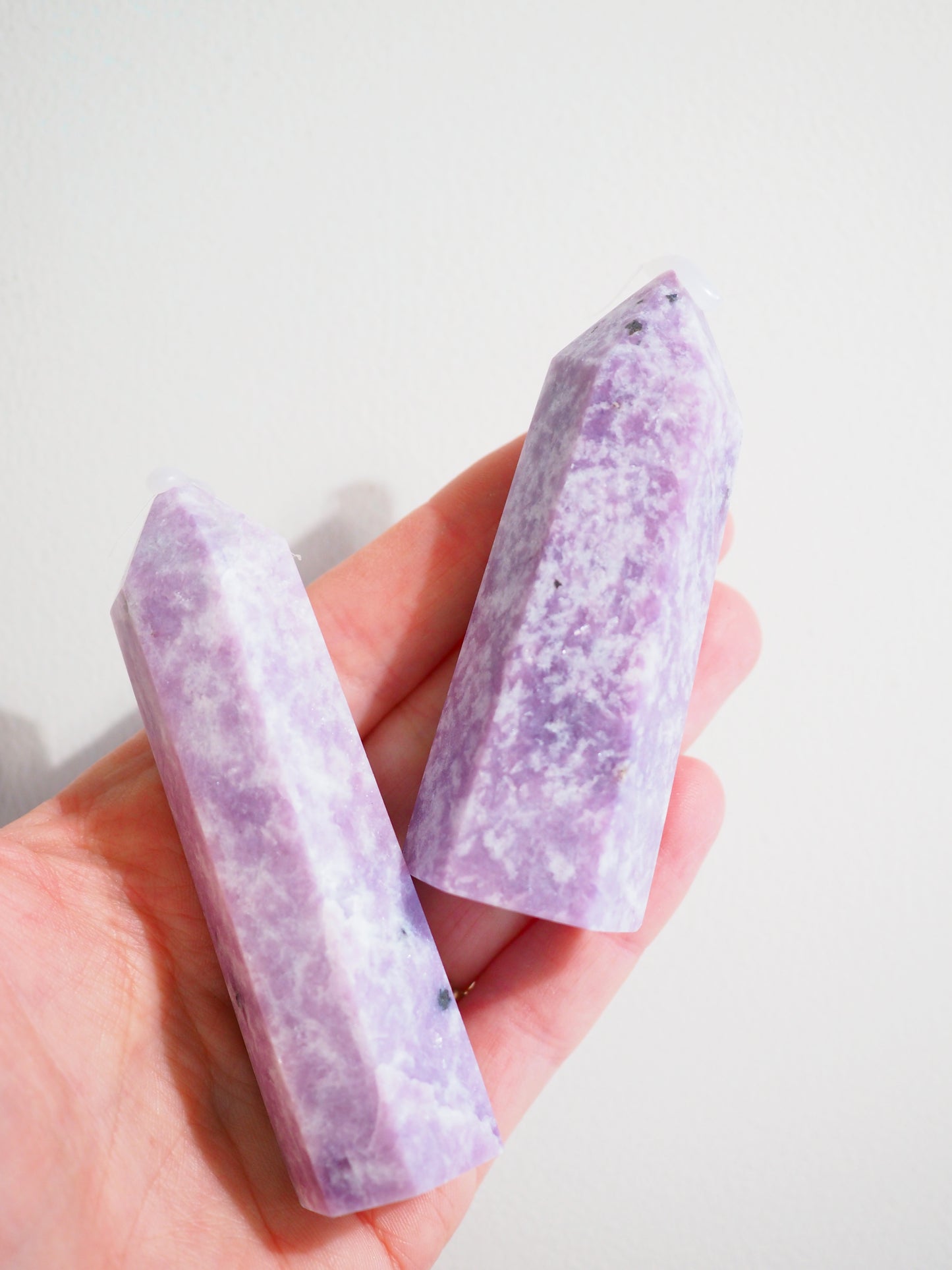 Lepidolit Spitze . Lepidolite Point ca. 7-9 cm
