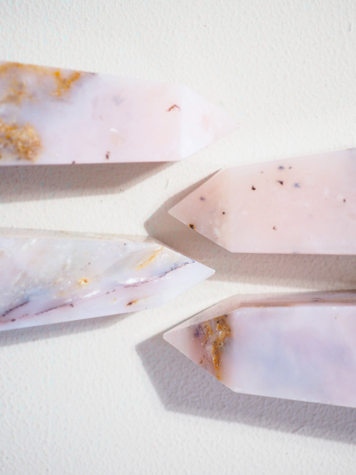 Pinker Andenopal Spitze . Pink Andes Opal Point ca.10cm - Peru HIGH QUALITY Hand Carved