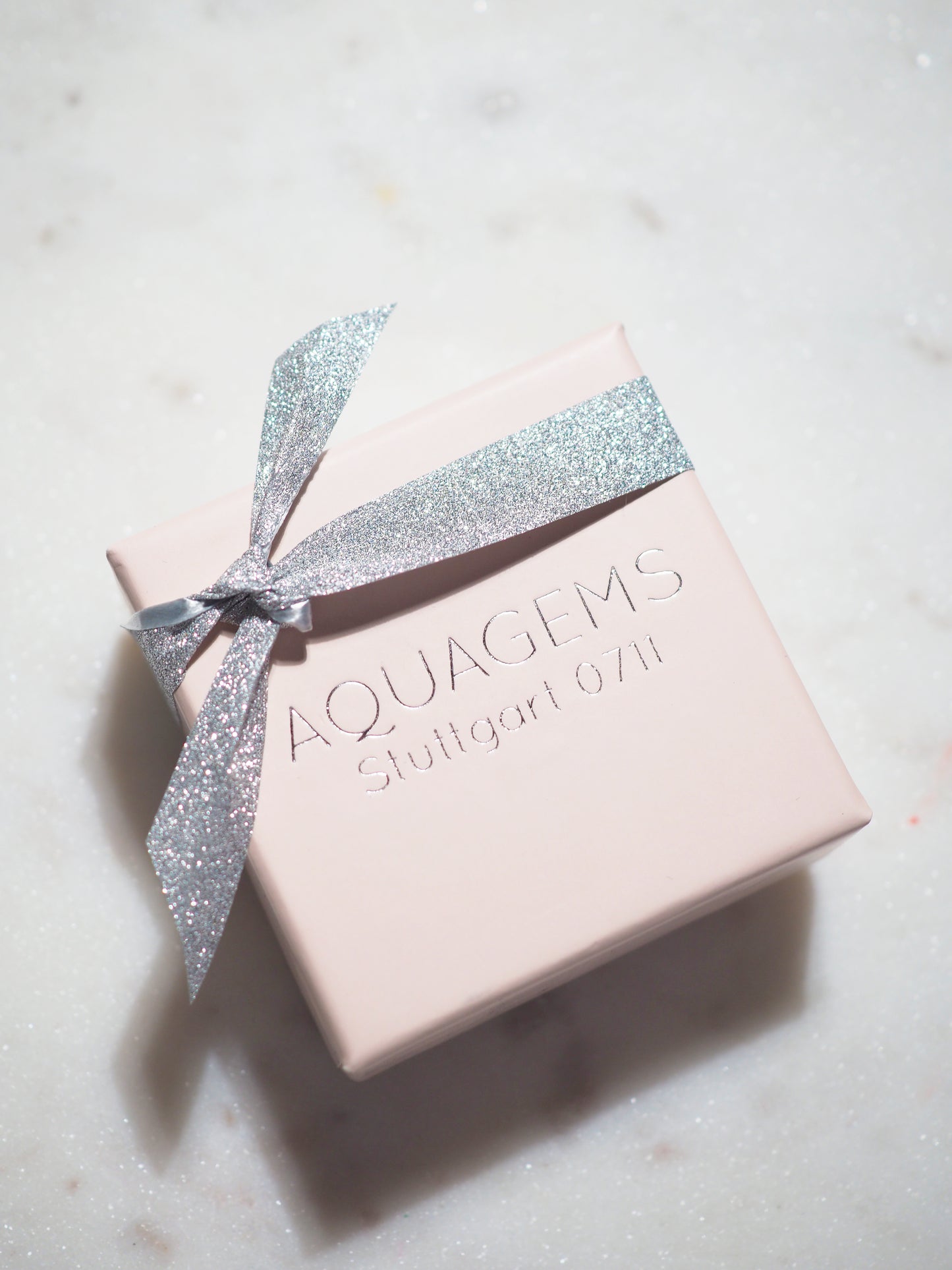 Geburtsstein Hals Kette mit Gravur . 925 Sterlingsilber vergoldet mit Zirkonia