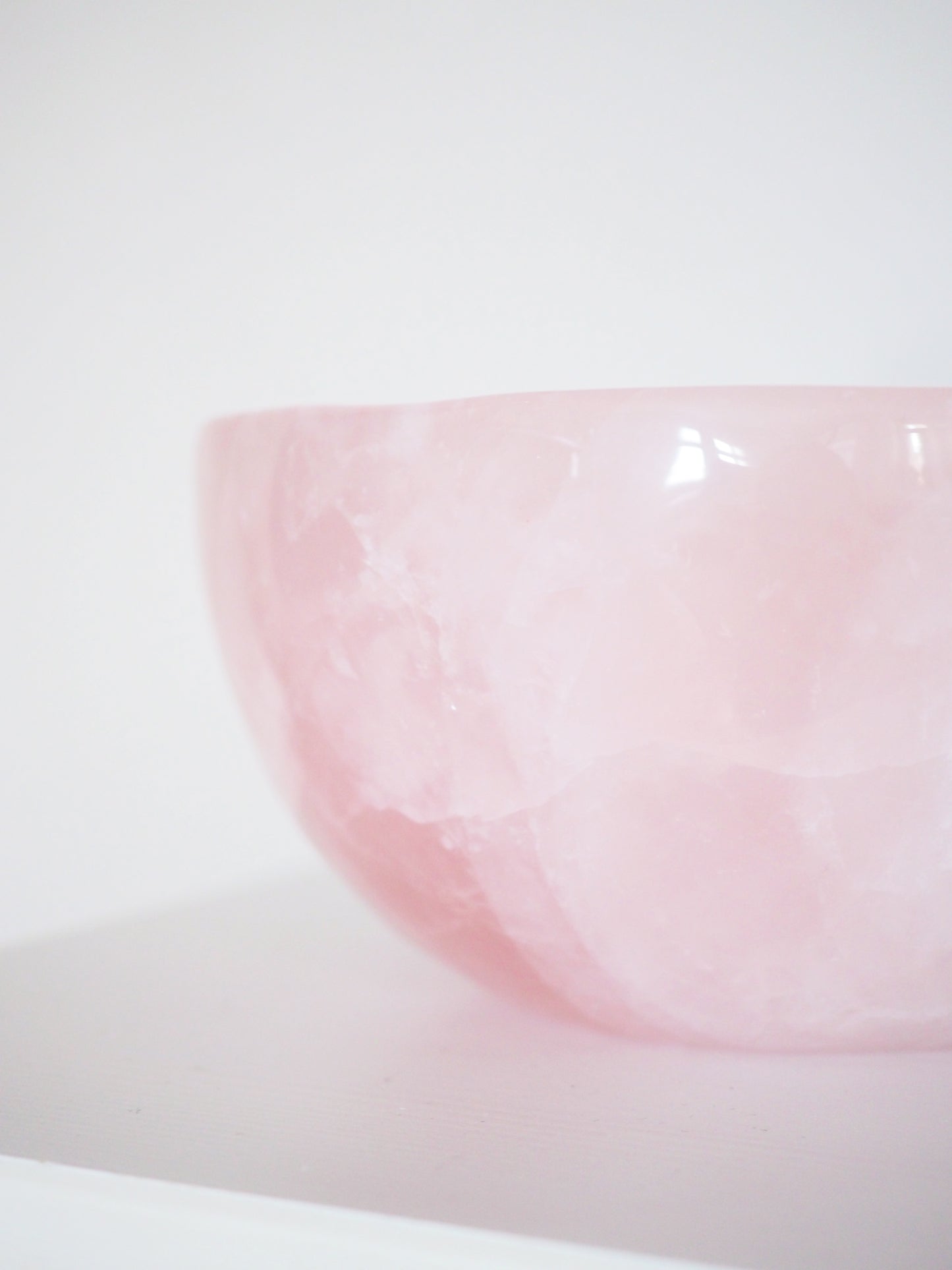 Rosenquarz Runde Schale / Rosequartz round Bowl 2.5 Kg 16 cm- Handcarved - aus Madagascar