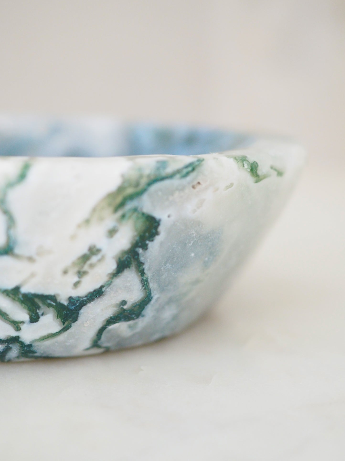 Moos - Baum Achat Schale mit Druzy / Moss. Tree Agate Bowl 600g (A) -aus China / Indien