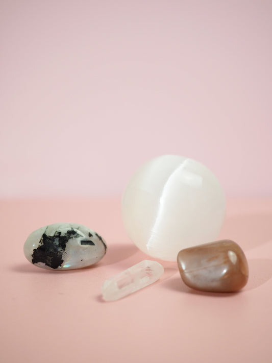 MINI MOON Crystal Box SET - Selenit Kugel. Mondstein . Bergkristall . GESCHENKSET