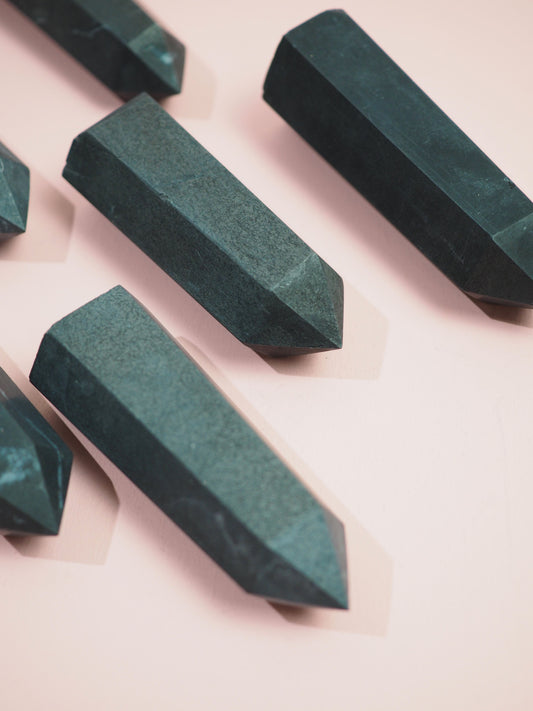 Schungit Tower 7-9cm aus Russland