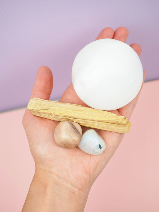 MOON Crystal Box . Palo Santo . Selenit Kugel . Mondstein. GESCHENKBOX