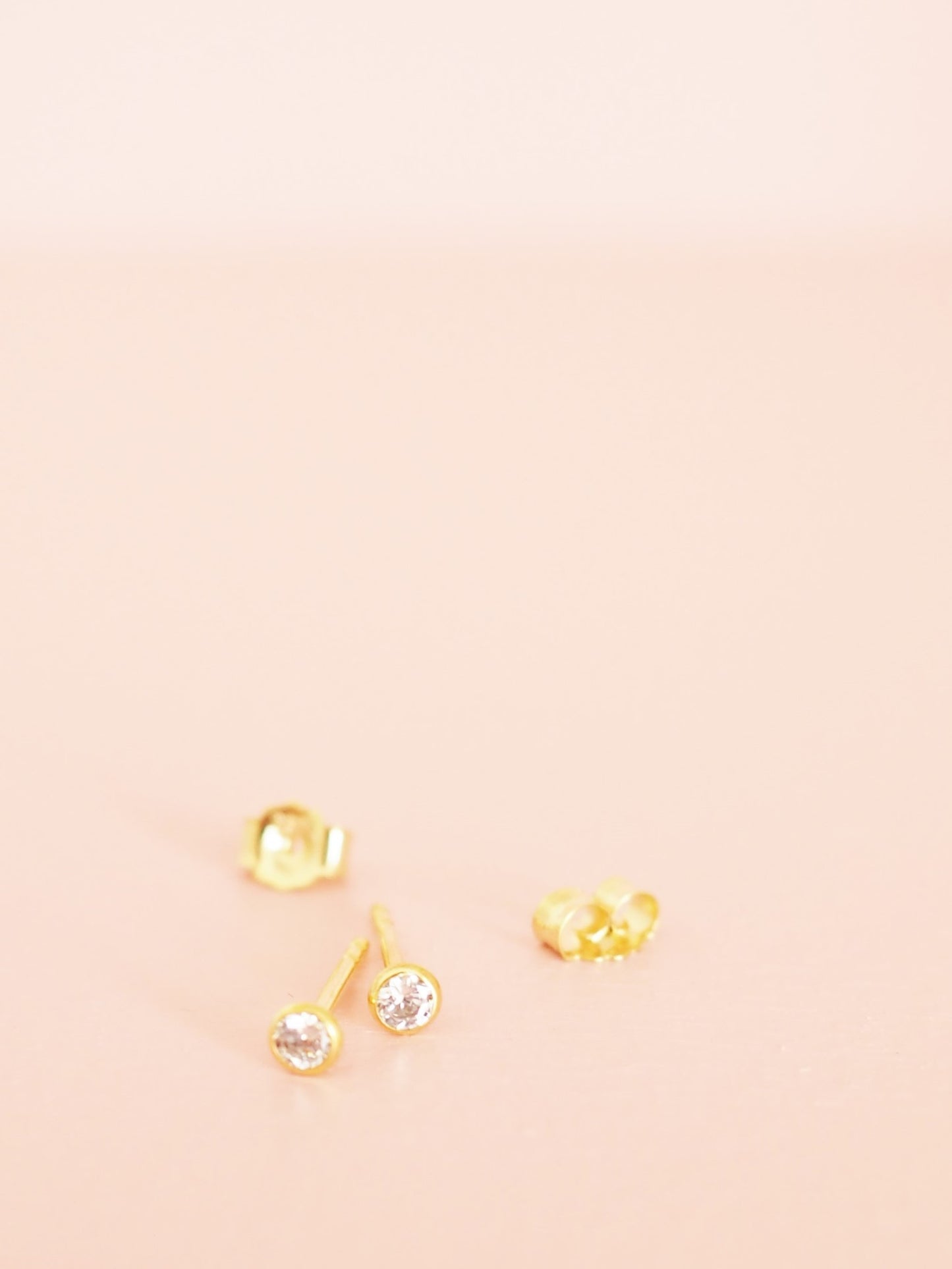 333 Gold Ohrstecker Minimalistisch mit Zirkonia