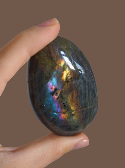 Sunset Mermaid Labradorit Palmstone Seifenstein Handstein ca. 7.5  cm  - Aus Madagascar Hand poliert HIGH QUALITY