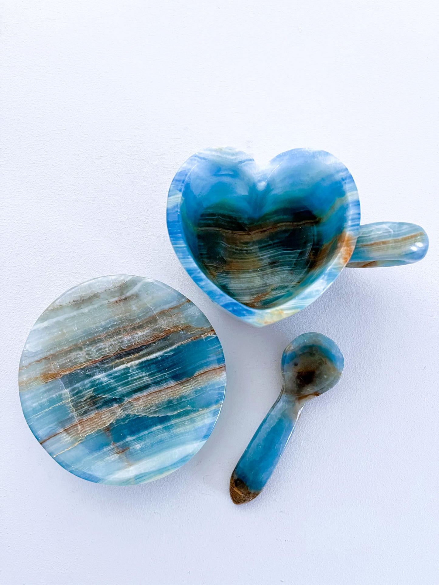Deko Blaue Onyx / Blauer gebänderter Calcit Herz Tasse Kristall Becher mit Teller und Löffel SET . Blue Onyx / Calcite Heart Cup Mug ca. cm - Handcarved
