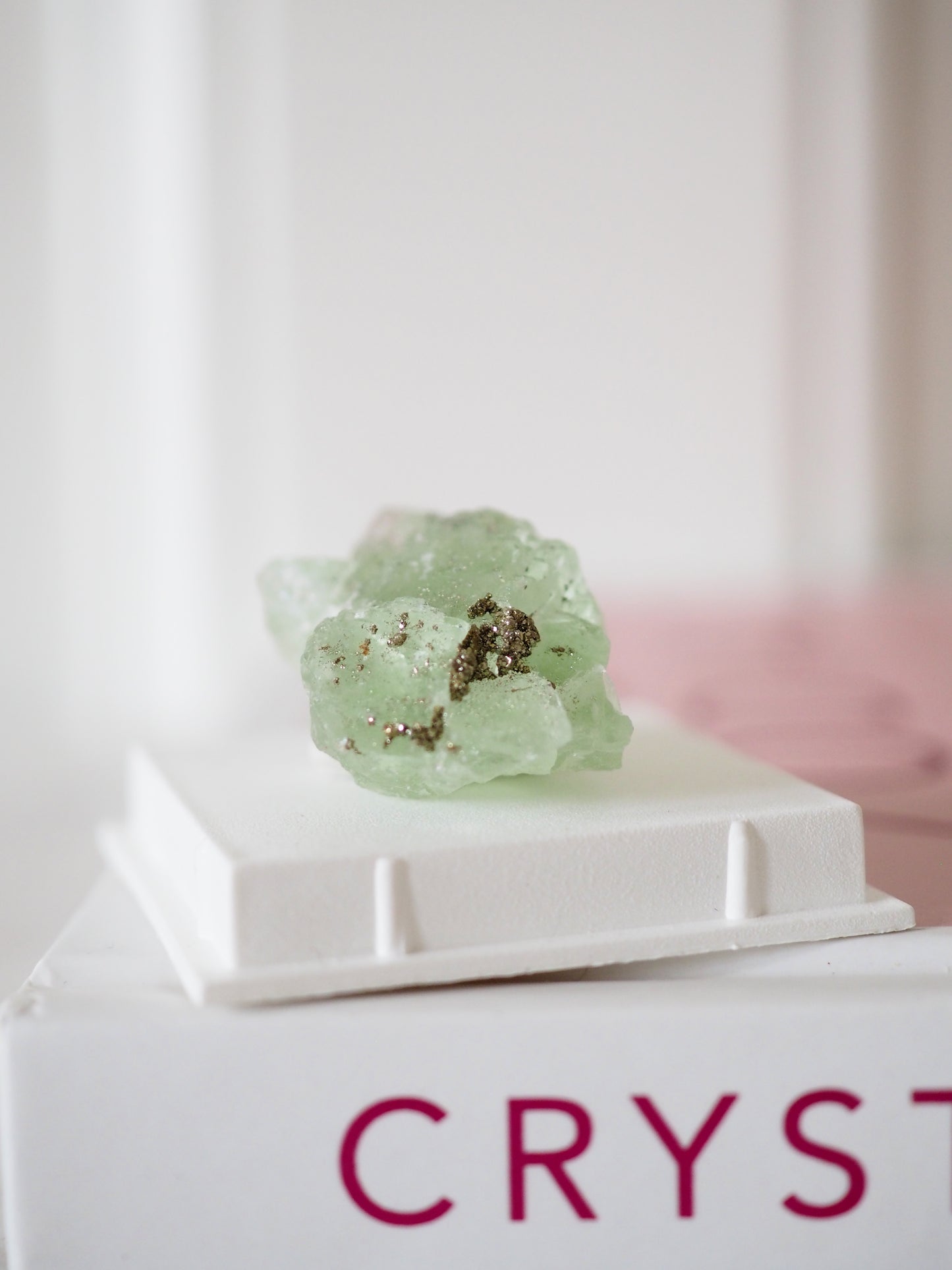 Grüner Fluorit mit Pyrit MINI MINERALS IN BOX 4x4cm - aus China