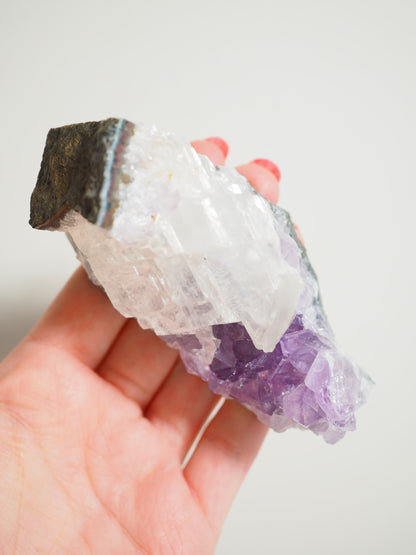 Violettes Amethyst Cluster mit Calcite mit Regenbögen ca. xx cm - aus Brasilien