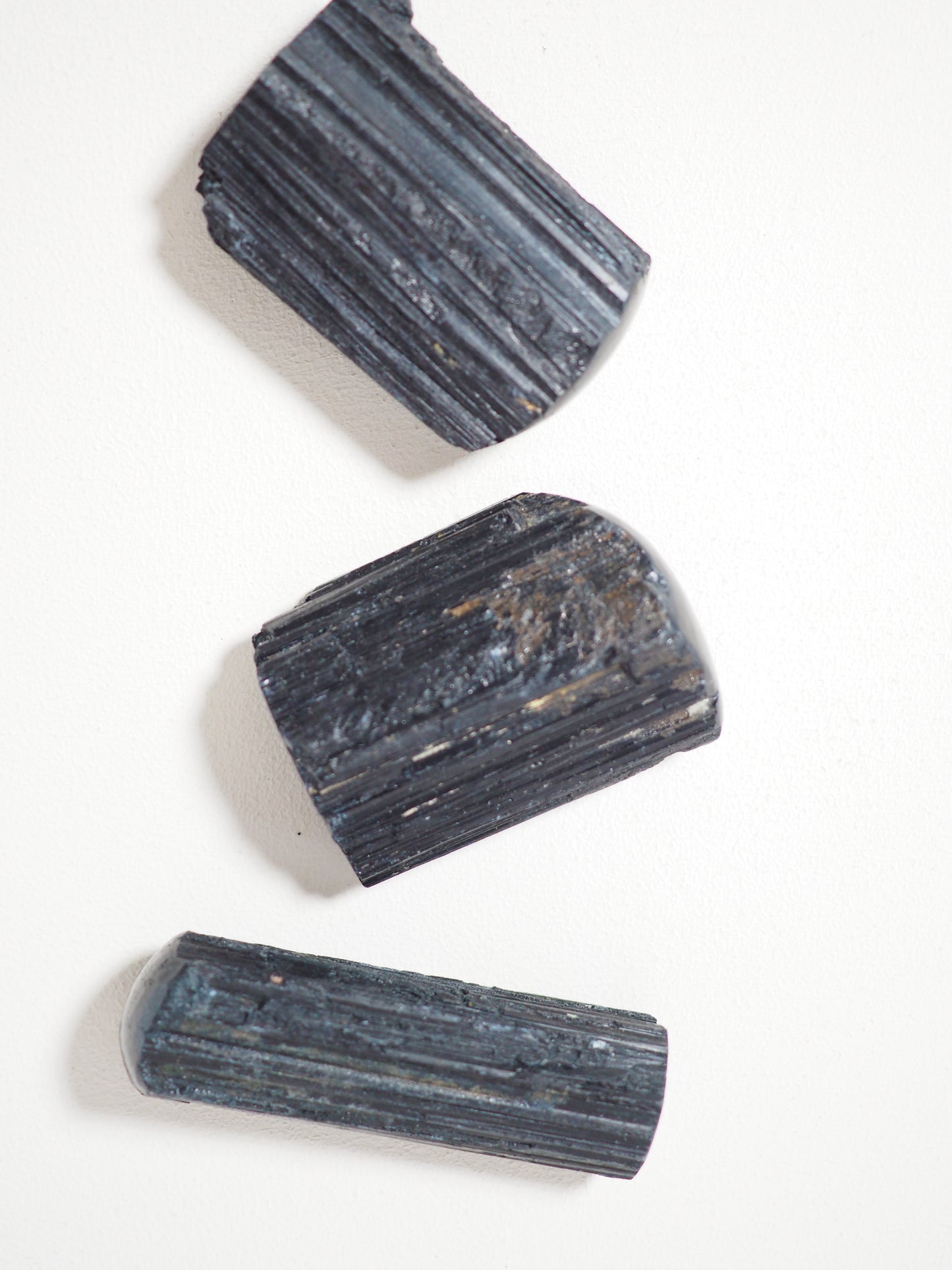 Schwarzer Turmalin . Schörl Roh polished on Top. Black Turmaline Raw ca xx cm [SIZE M]- aus Brasilien HIGH QUALITY
