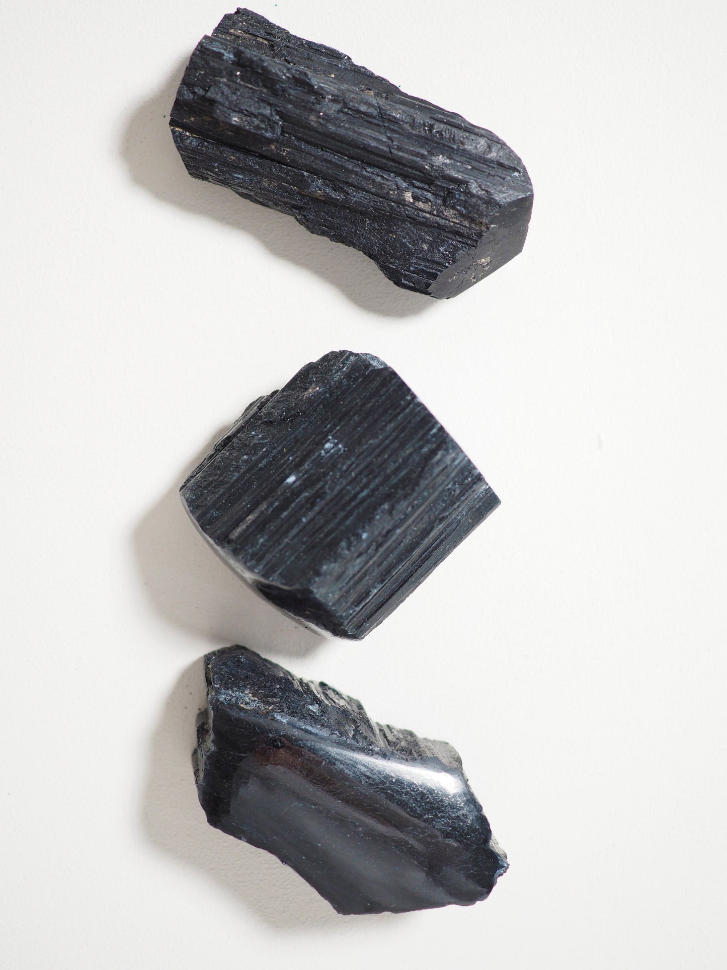 Schwarzer Turmalin . Schörl Roh polished on Top. Black Turmaline Raw ca 100g [SIZE L ]- aus Brasilien HIGH QUALITY