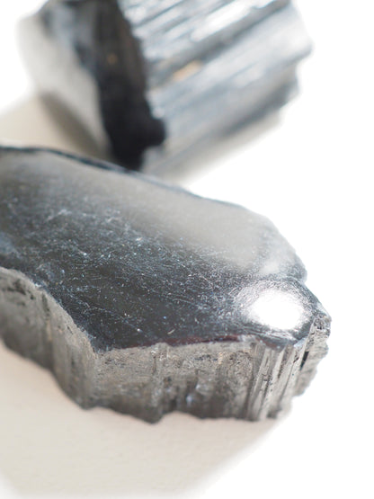 Schwarzer Turmalin . Schörl Roh polished on Top. Black Turmaline Raw ca 100g [SIZE L ]- aus Brasilien HIGH QUALITY