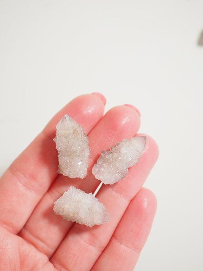 Mini Grey Kaktusquarz . Spirit Quartz ca. 2cm - aus Mpumalenga Südafrika