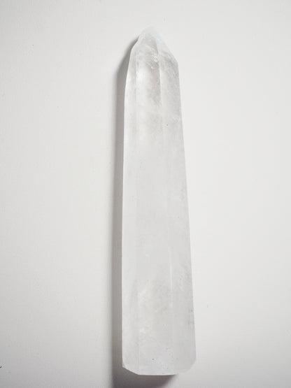 XXL Bergkristall Spitze . Clear Quartz Point ca. 26 cm 1.008 Kg - aus China Hand Carved