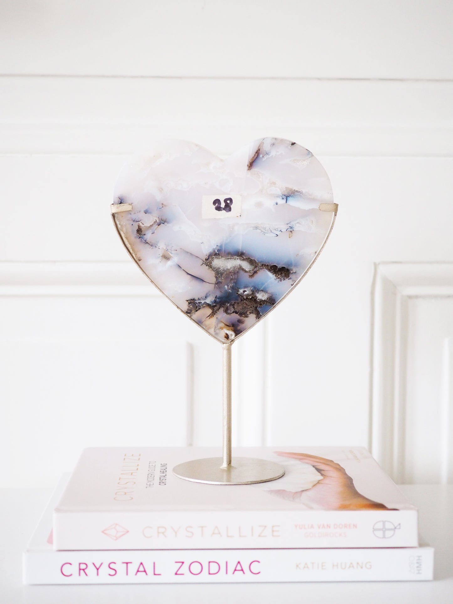 Druzy Weisses Pflaumen Blüten Achat Herz mit Dendriten auf Ständer . Druzy White Plum Agate Heart with Dendritics on Stand [28] ca. 20cm - aus Indonesien Handcarved HIGH QUALITY