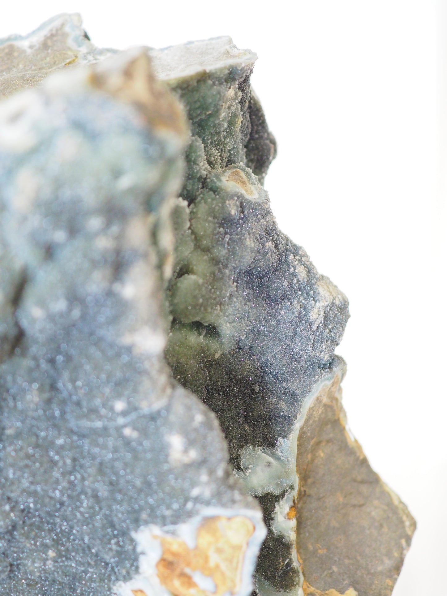 Schwarzer Chalcedon in Basalt auf Ständer - Amethyst in Basalt on Stand ca 4.9Kg  38 cm - aus Brasilien