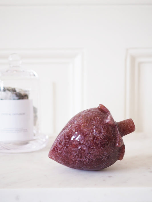 Erdbeerquarz . Roter Aventurin Erdbeere . Strawberry Quartz Strawberry ca. 10 cm  500g. aus Indien Hand Carved