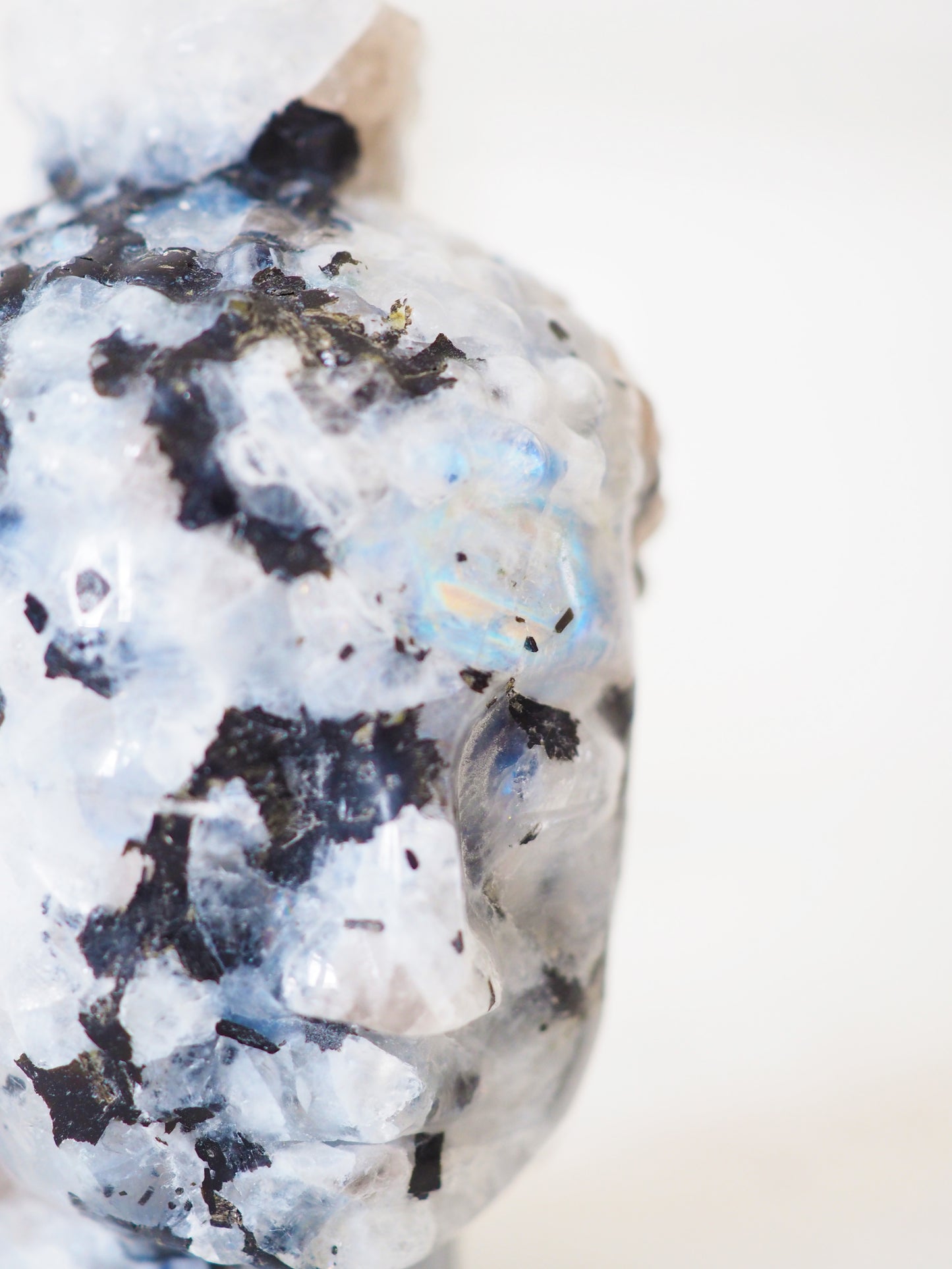 Regenbogen Mondstein Buddha Kopf . Rainbow Moonstone Buddha Head ca.8 cm xxx g - aus Indien . Handcarved in China  High Quality
