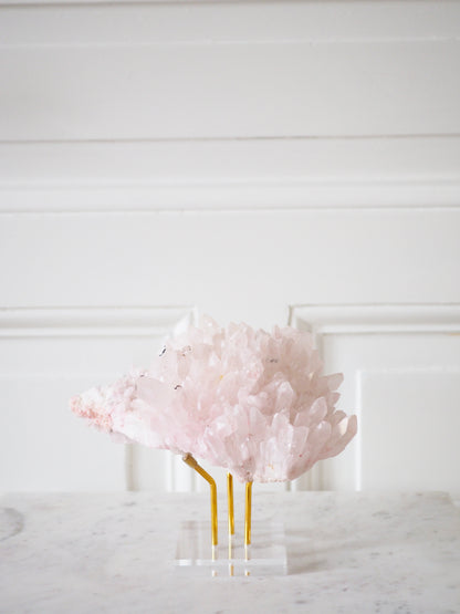Dusty Rosa Bergkristall Cluster mit Rhodocrosit ca. 20 x 16 cm - aus Bulgarien