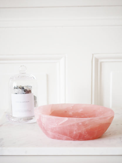Schale Rosenquarz Oval .  Rosequartz Oval Bowl 1.3 Kg  17 cm - aus Madagascar  Handcarved