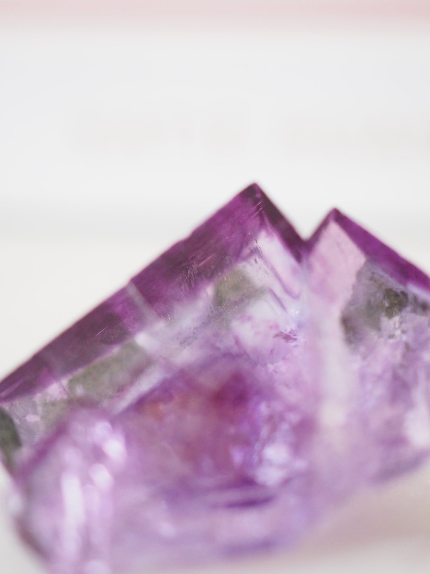 Violettes Fluorit Cluster . Fluorite Specimen  ca. 2.5 cm  [xx] - aus Xianghualing Polymetallic Ore Field.  Hunan Province China HIGH QUALITY