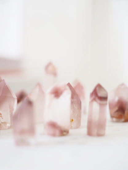 MINI Pink Lithium Spitze . Pink Lithium Mini Point ca. 1.5 - 3 cm - aus Brasilien Handpoliert RARE