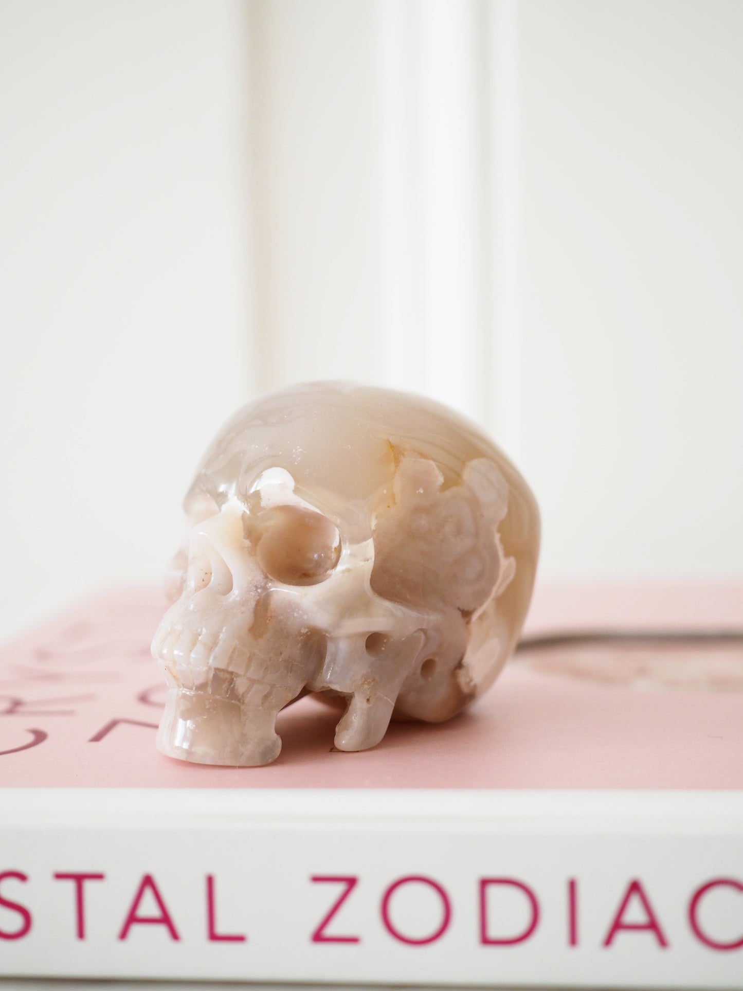 Blumenachat . Sakura Achat. Kirschblüten Chalcedon Totenkopf . Skull ca. 5cm - aus Türkei  HAND CARVED HIGH QUALITY