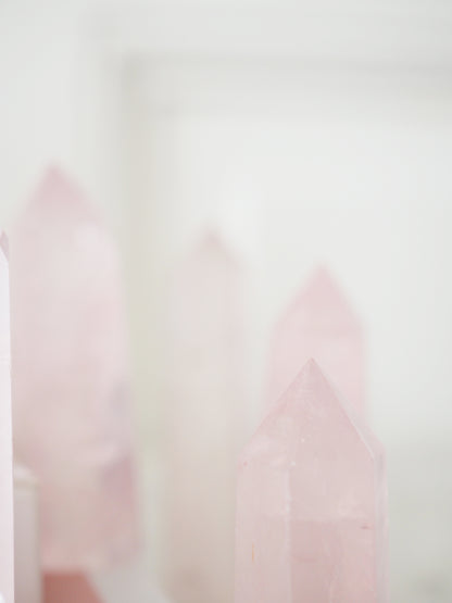 Gemmy Rosenquarz Spitze . Rosequartz Point ca. 4-7cm - aus Madagacar HIGH QUALITY