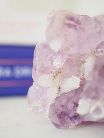 Sparkly Lavender Amethyst mit weißen Miniquarz Spitzen . Specimen ca. 7cm [xx] - aus Brasilien RARE
