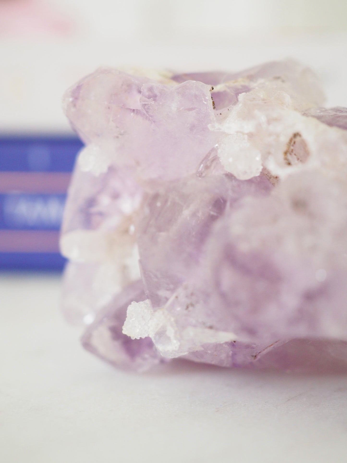 Sparkly Lavender Amethyst mit weißen Miniquarz Spitzen . Specimen ca. 7cm [xx] - aus Brasilien RARE