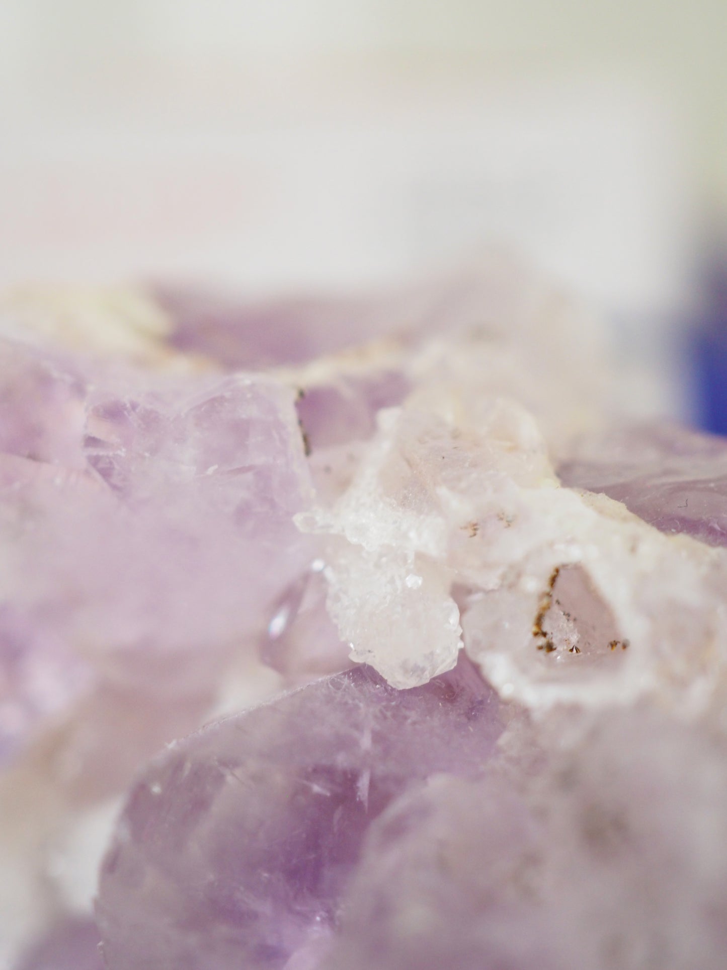 Sparkly Lavender Amethyst mit weißen Miniquarz Spitzen . Specimen ca. 7cm [xx] - aus Brasilien RARE