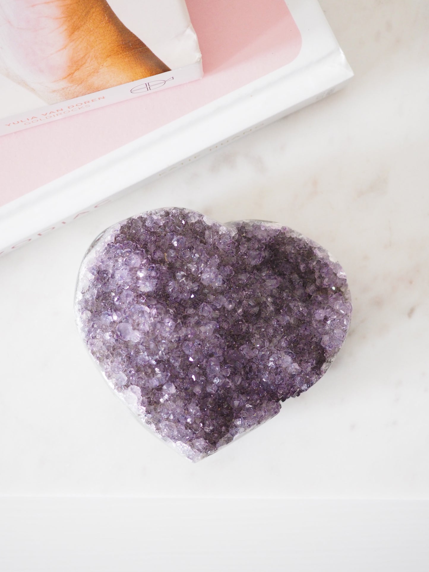 Galaxy Amethyst Herz . Galaxy Amethyst Heart ca. 8 cm [42] - aus Brasilien Hand Carved