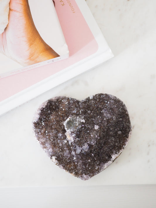 Galaxy Amethyst Herz . Galaxy Amethyst Heart ca. 9.5cm [43] - aus Brasilien Hand Carved