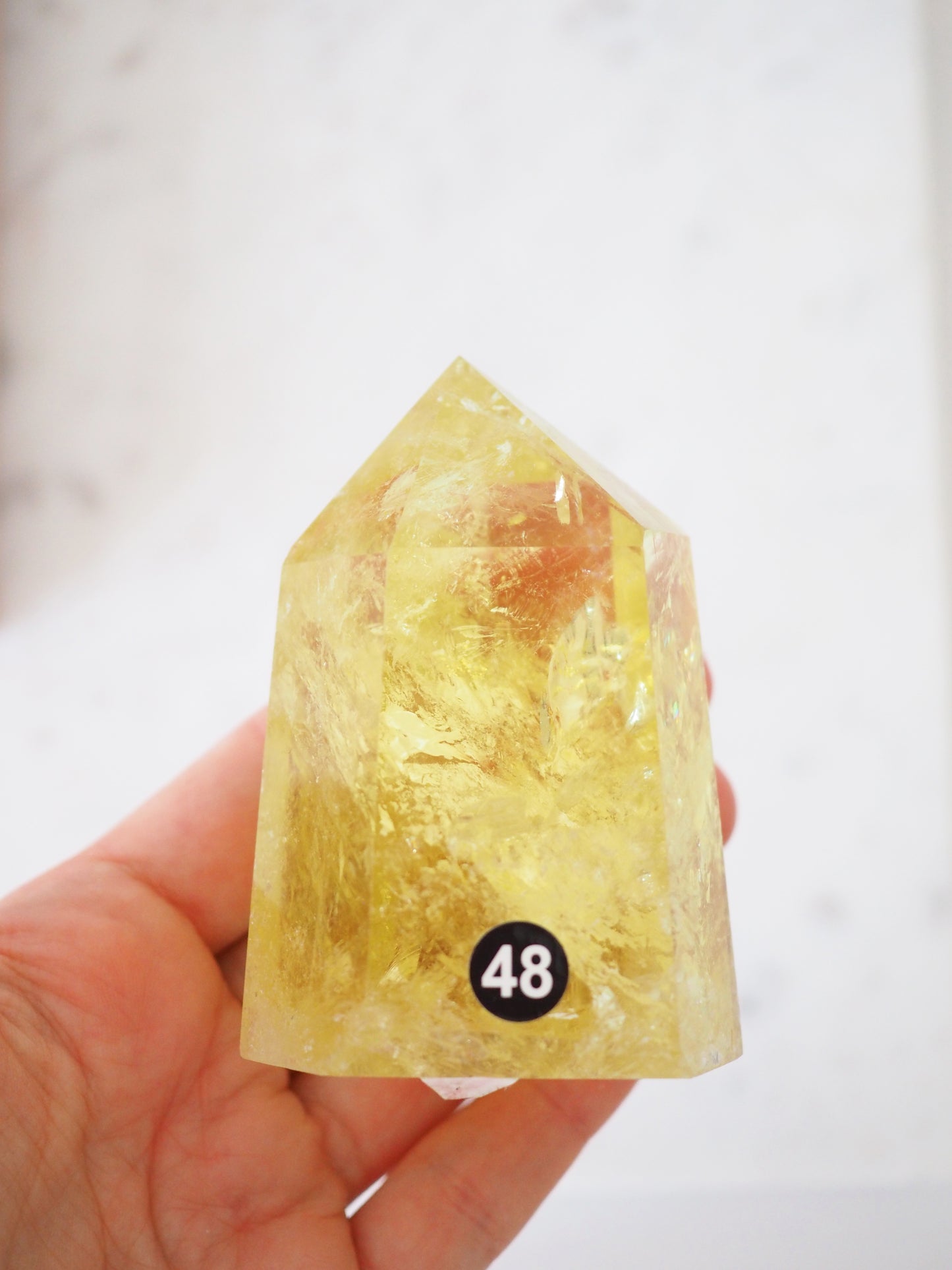 Limonen Quarz . Chinesischer Citrin Spitze mit Regenbögen .  Lemon Citrine  ca. 7.5 cm  [48] - aus China TREATED
