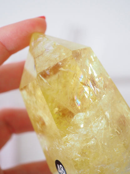 Limonen Quarz . Chinesischer Citrin Spitze mit Regenbögen .  Lemon Citrine  ca. 7.5 cm  [48] - aus China TREATED