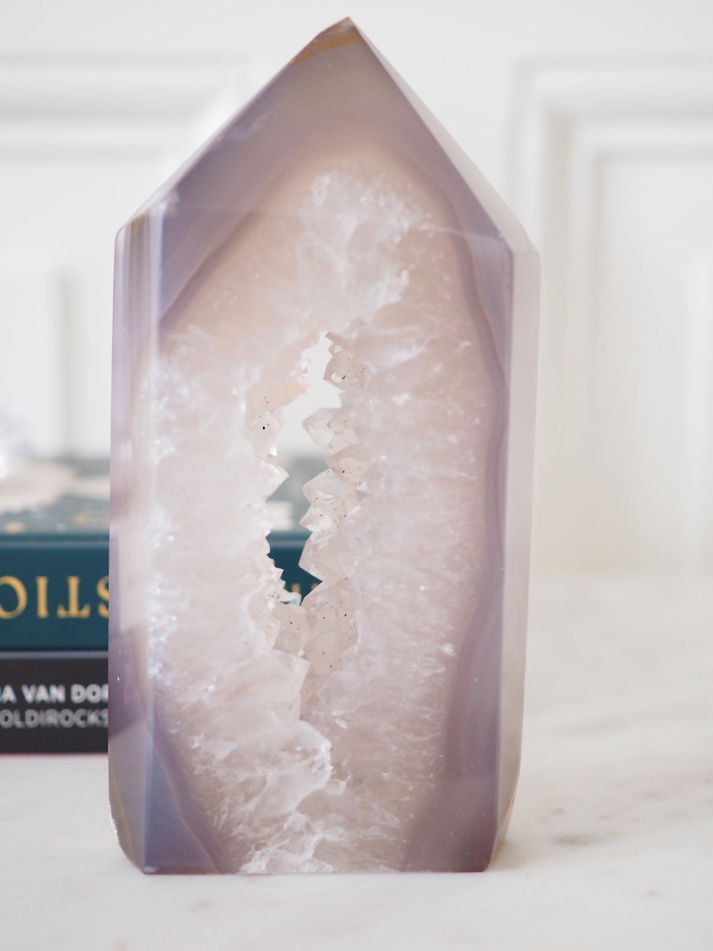 Druzy Achat Turm Obelisk  . Druzy Agate Flat Obelisk ca. 12  cm- aus Brasilien Handcarved