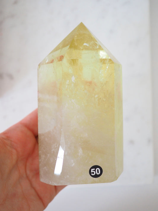 Limonen Quarz . Chinesischer Citrin Spitze .  Lemon Citrine  ca. 7.5 cm  [50] - aus China TREATED
